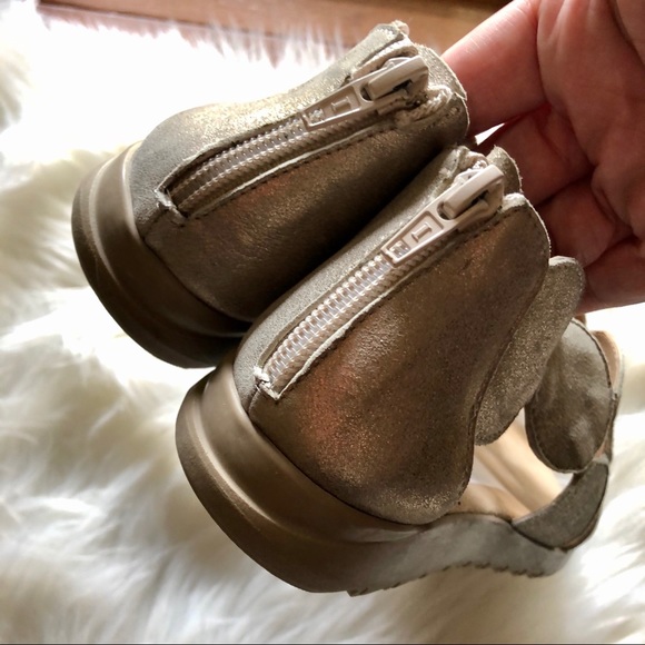 NWOT Sesto Meucci Gold Circle Sandals - Picture 5 of 7